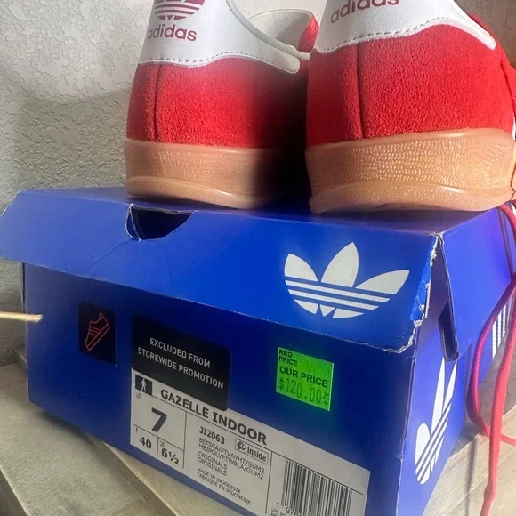 🆕 Adidas Gazelle Scarlet Red and White Shoes • M 7 • MSRP: $125 - Picture 3 of 7